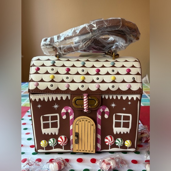 🍭🍬🍭 BETSEY JOHNSON GINGERBREAD HOUSE LIGHT UP CROSSBODY BAG 🍭🍬🍭 NWT 🍭🍬🍭 - Picture 16 of 16